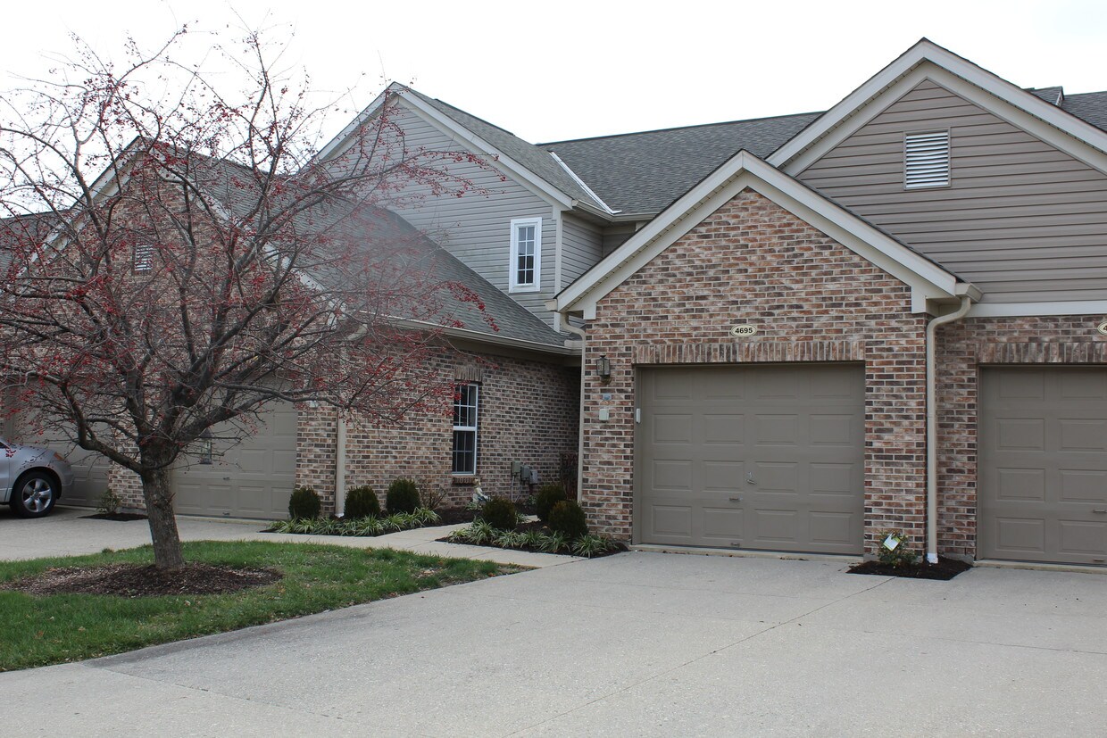 Primary Photo - 4695 Court Yard Dr