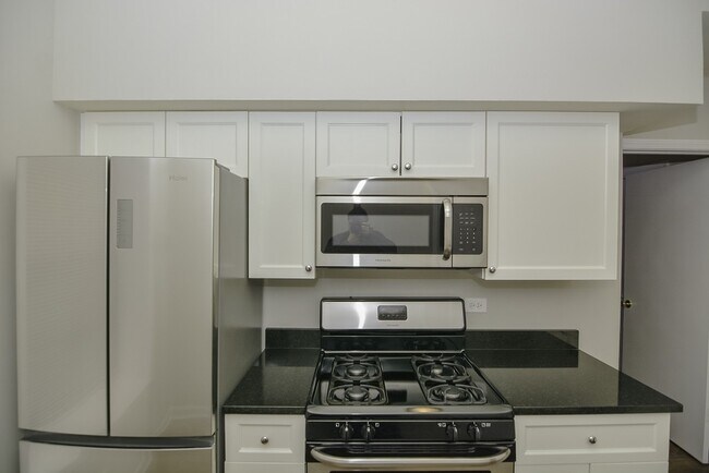 Foto del edificio - 1311 W Leland Ave