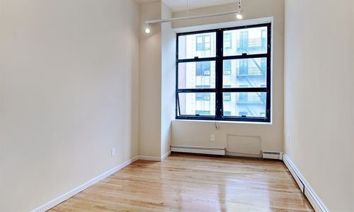 Building Photo - 183 W 22nd St