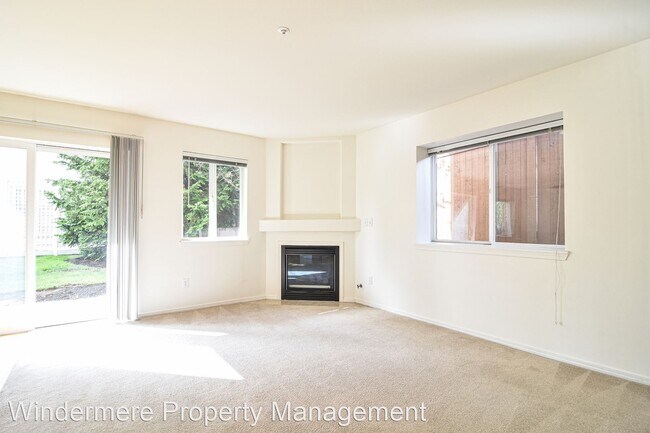 Foto del edificio - 2 br, 1 bath House - 16410 36th Ave W #D104
