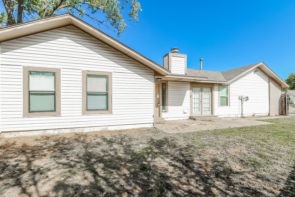 Primary Photo - 2006 Twisted Oak Cir