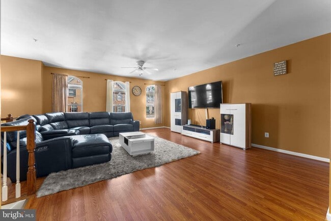 Foto del edificio - 15305 Kettlebaston Ln