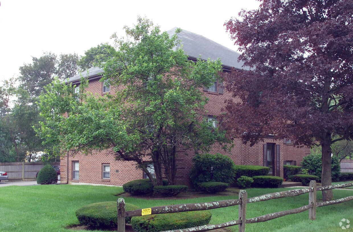 31 Townsend St, Abington, MA 02351 Apartments in Abington, MA