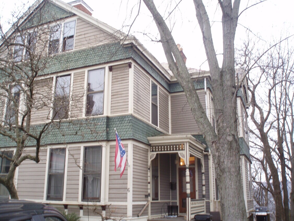 Primary Photo - 6 Bella Vista Pl