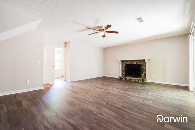 Building Photo - 3900 Dalhouise Ln