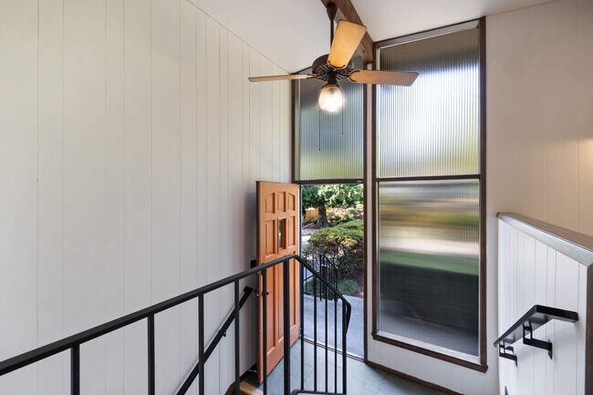 Foto del edificio - Updated Home in Normandy Park