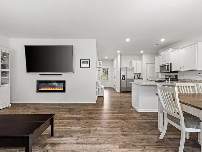 Building Photo - 15 Trevor Cv