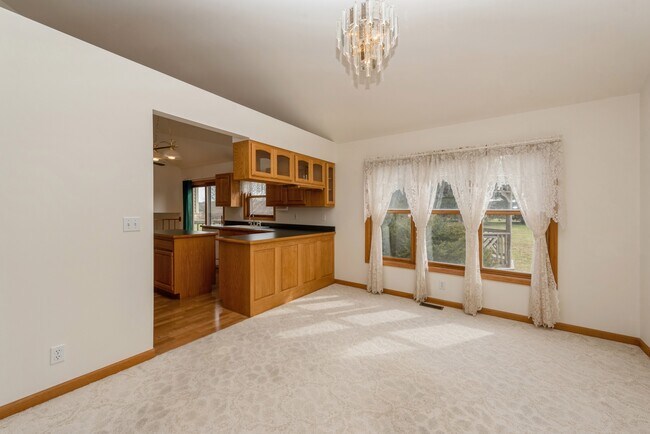 Foto del edificio - 708 Busse Rd