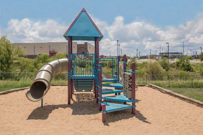 Building Photo - Village at Fox Creek