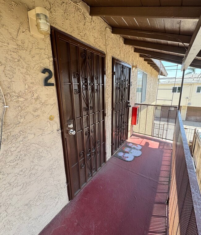 Entrada a la unidad - 3071 Juniper St