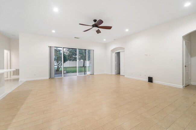 Building Photo - 10741 SW Westlawn Blvd