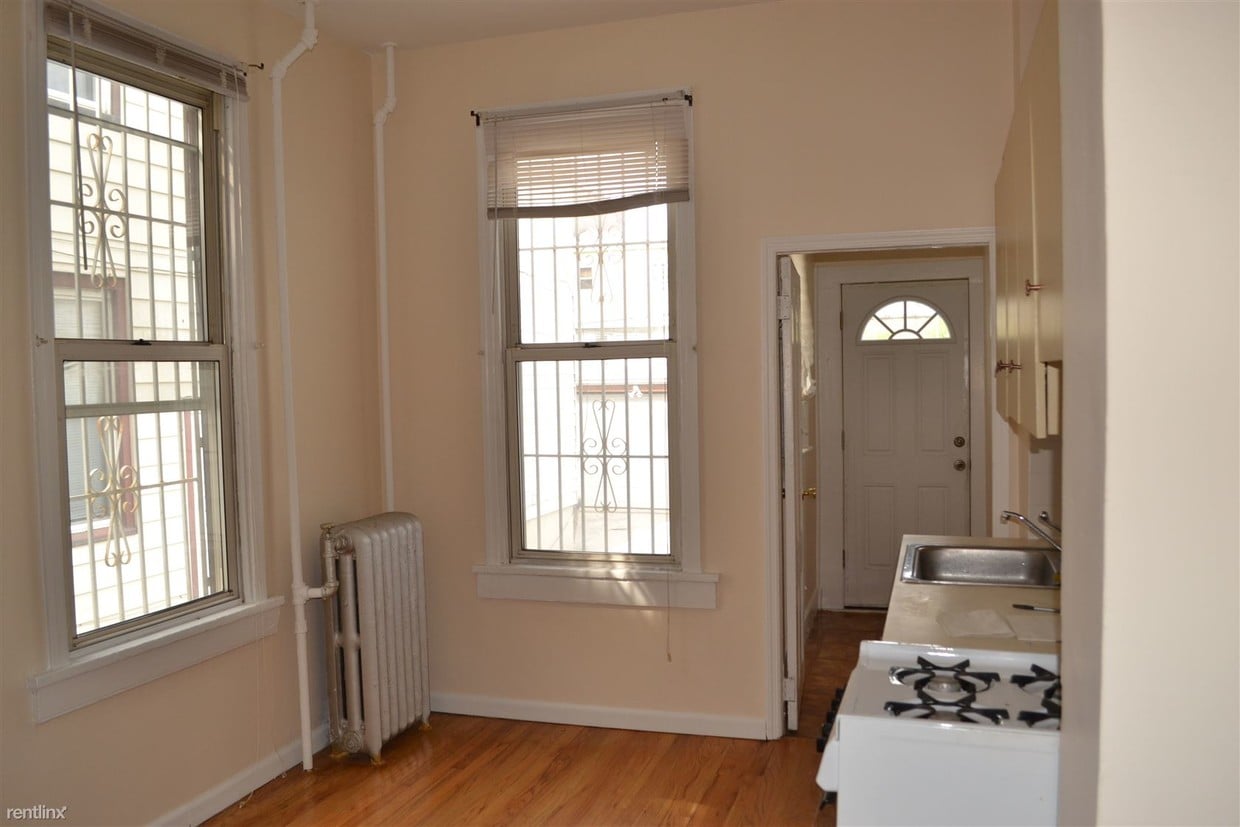 Building Photo - 341 93rd St