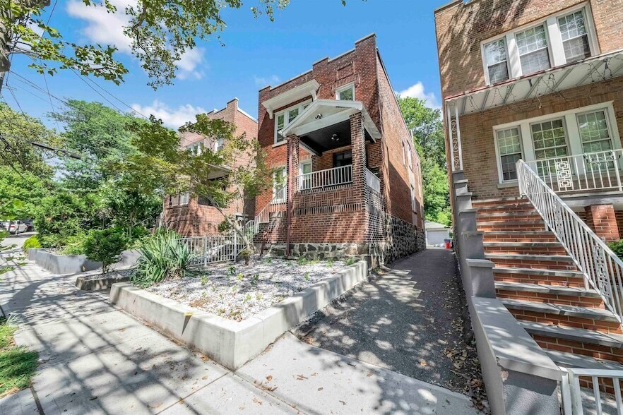 Foto principal - 654 JFK Blvd E