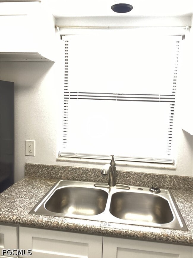 Foto del edificio - 1123 NE 15th Ln