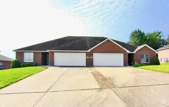 Building Photo - 2817-2819 Lynwood Hills Dr