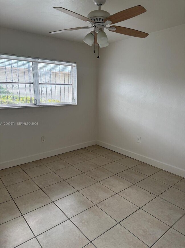 Foto del edificio - 2910 NW 92nd St