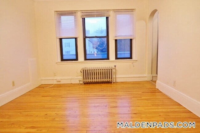 Foto del edificio - 349 Pleasant St