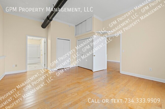 Foto del edificio - 412 Grand River Ave