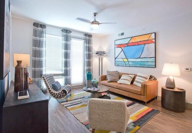 Foto del edificio - 1211 E 5th St.