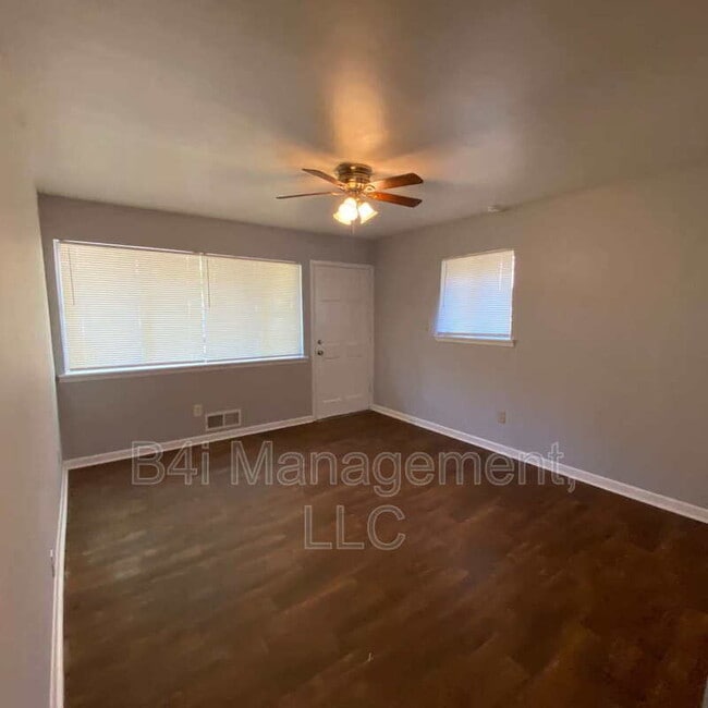 Building Photo - 8248 Lake View Terrace