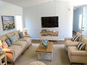 Building Photo - 3230 S Loop 1604 E