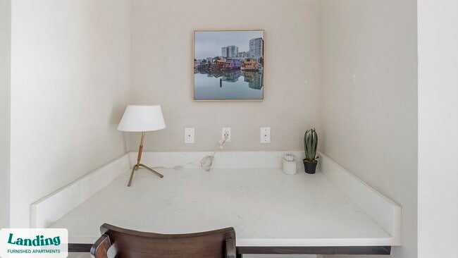 Building Photo - 195 N Creek Dr