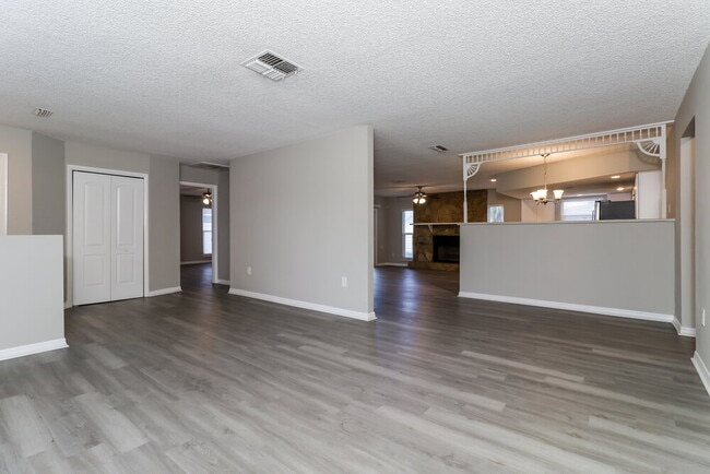 Building Photo - 12909 Walnut Tree Ln