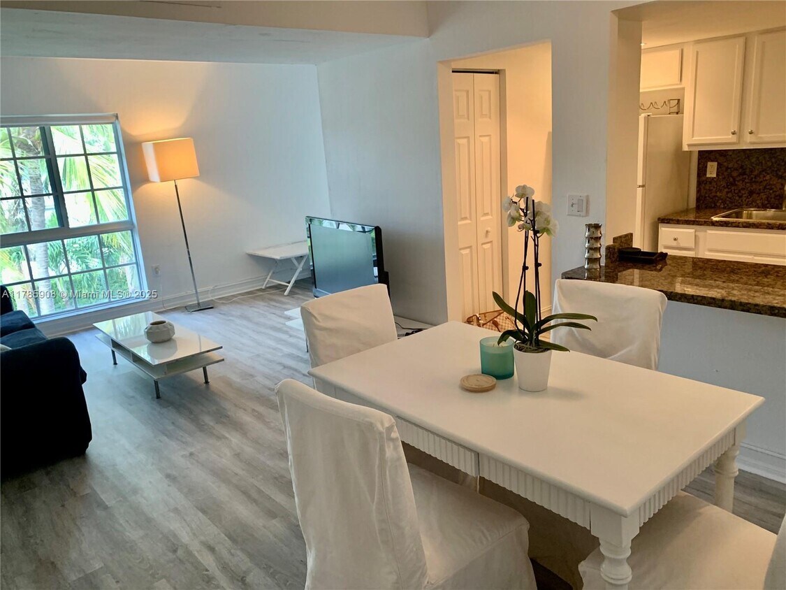 Foto principal - 290 Sunrise Dr