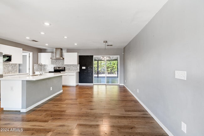 Building Photo - 1832 E Campbell Ave