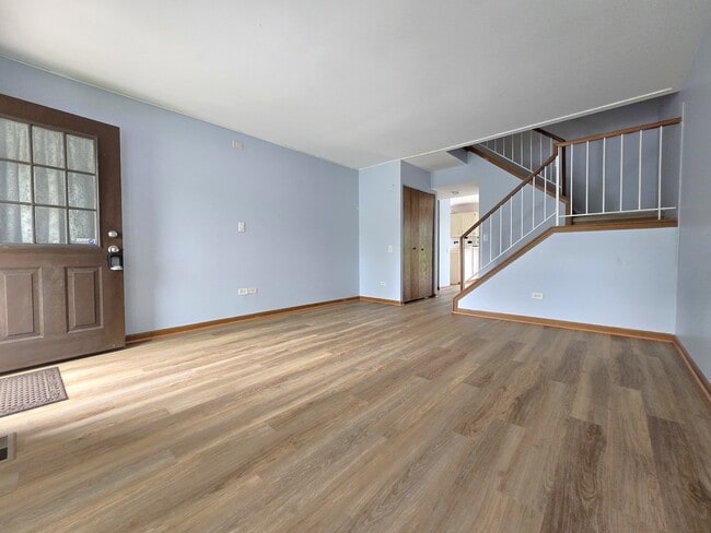 Building Photo - 8 E Shag Bark Ln