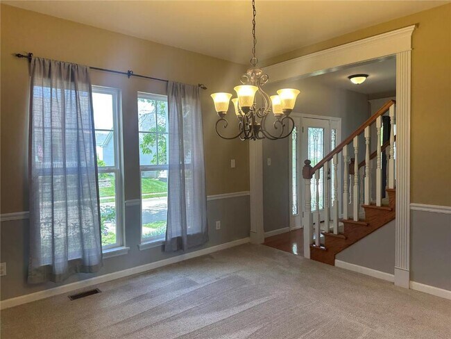 Building Photo - 208 Madison Park Dr