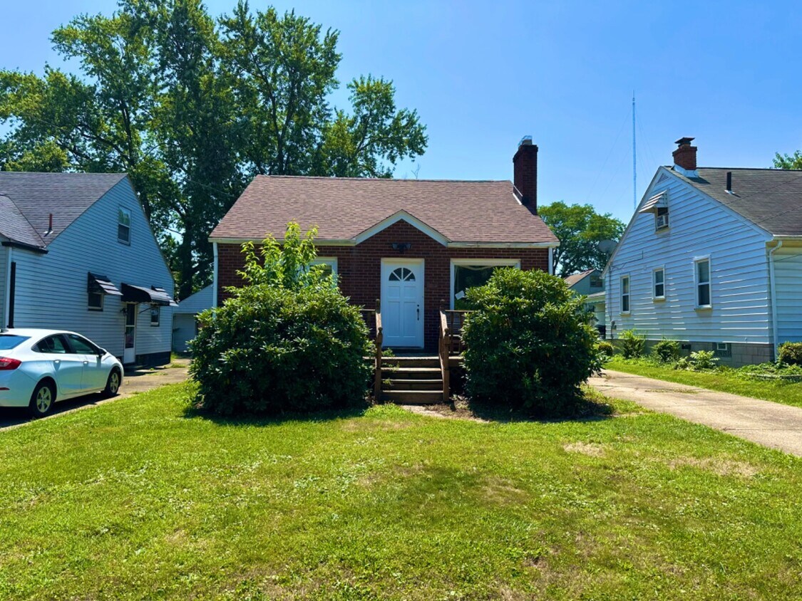 Foto principal - 815 Detroit Ave