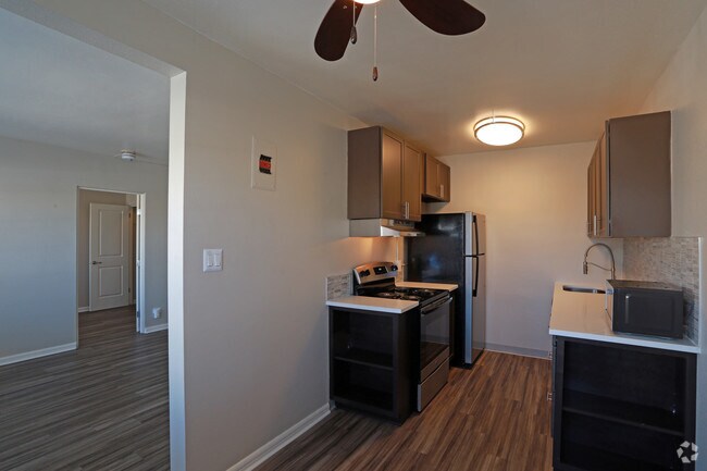 1HAB, 1BA - 585 ft² - Camellia Apartments