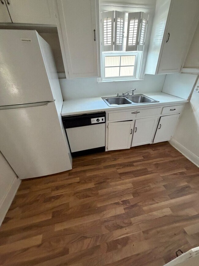 Foto del edificio - 2271 Harrison Ave