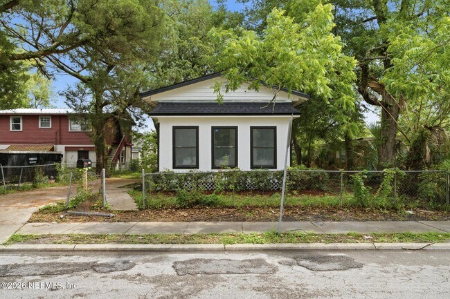 Foto del edificio - 2344 W 18th St