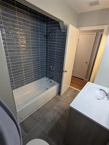 Building Photo - 1261 E Chesterfield St