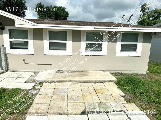 Foto del edificio - Spacious and Clean 4 bedroom 2 baths + lar...