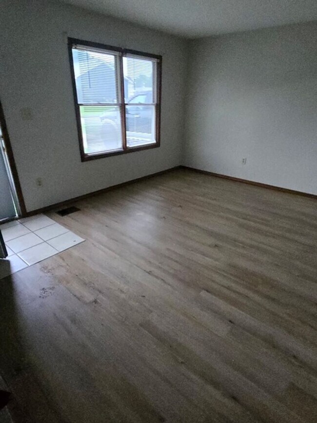 Foto del edificio - 1328 Bingham Dr