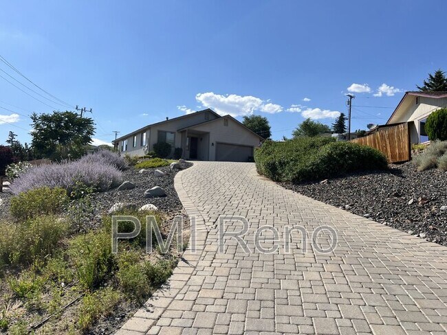 Building Photo - 3025 Comstock Dr