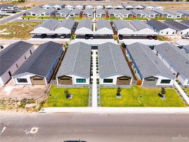 Foto del edificio - 2700 Mockingbird Rd