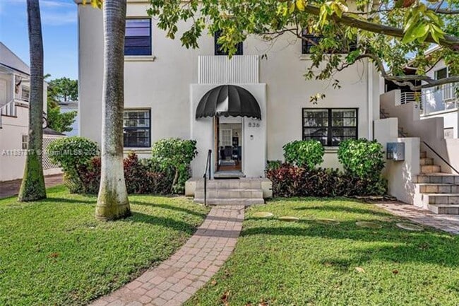 Building Photo - 836 W 40th St