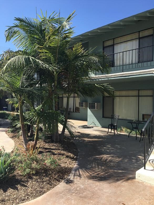 Building Photo - 1172 W Casa Grande Ave