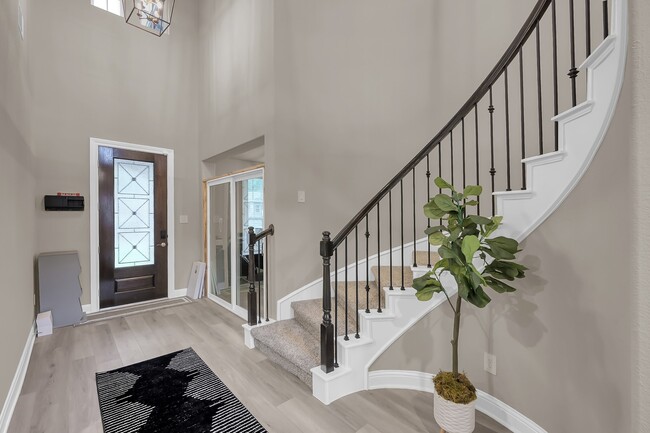 Foto del edificio - 1638 Shae Oak Ln