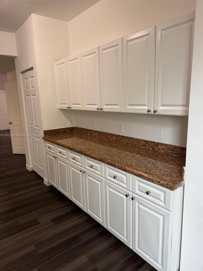 Foto del edificio - 954 SW 36th Ct