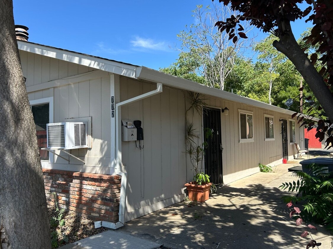 772 Gardella Ave Unit B, Oroville, CA 95965 Room for Rent in