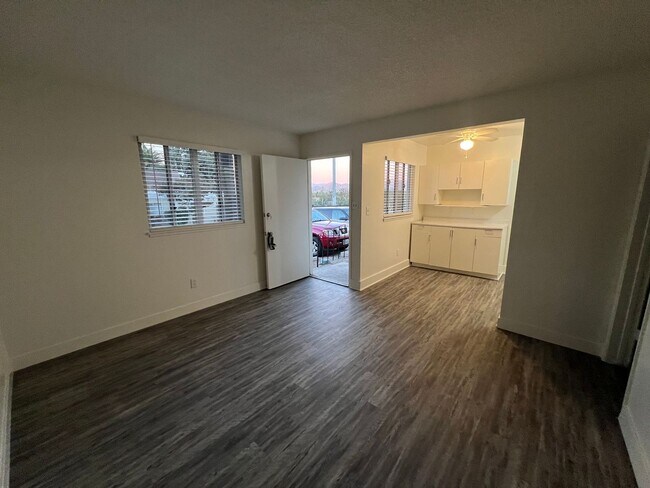 Foto del edificio - 2 Bed/1 bath Condo - Electricity Included ...