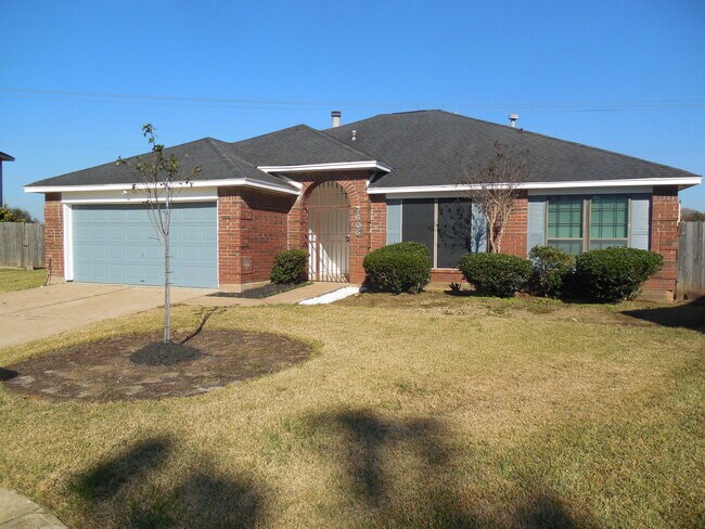 4 Bedroom /2 Bath Furnished Extended Stay - 7606 Chasecreek Dr