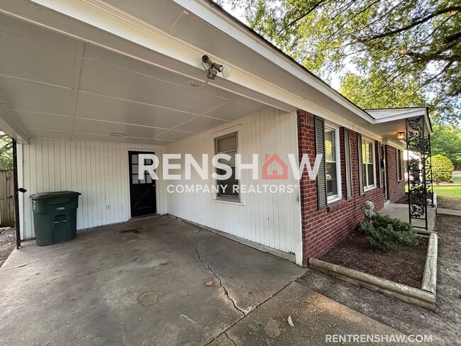 Building Photo - Renovated Home For Rent In East Memphis - ...