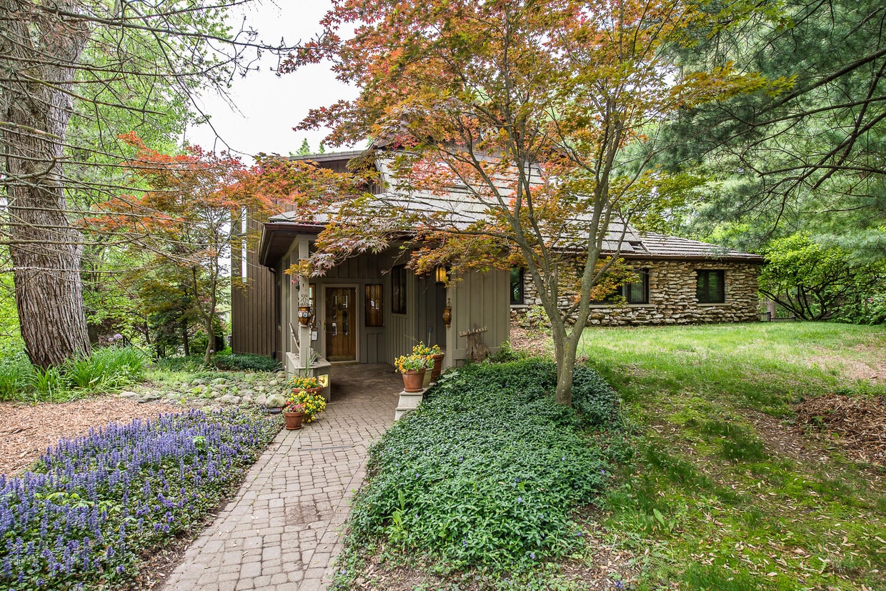 Foto principal - 10985 E Pleasant Lake Rd