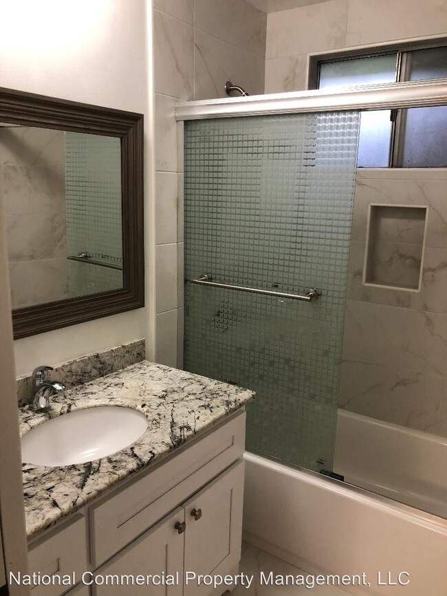 Building Photo - 5745 Clematis Dr